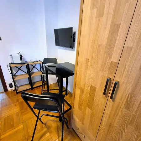 Ruhiges Doppelzimmer Bei Wien Mit Eigenem Bad Πανσιόν 3*