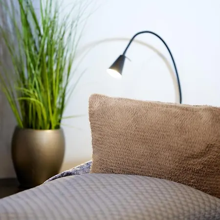 Ruhiges Doppelzimmer Bei Wien Mit Eigenem Bad Πανσιόν Himberg